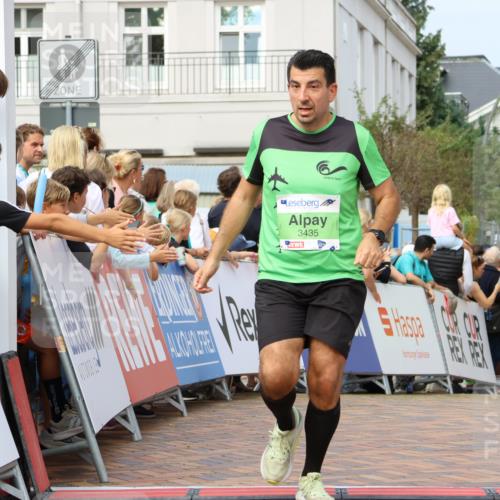 31.08.2025 - 21. Blankeneser Heldenlauf Strokosch-Dieckow http://msf.ph/oto/8664582 31.08.2025 11:00:36 Ziel 3480, 3435, 3235, 3468, 3469 meine-sportfotos.de