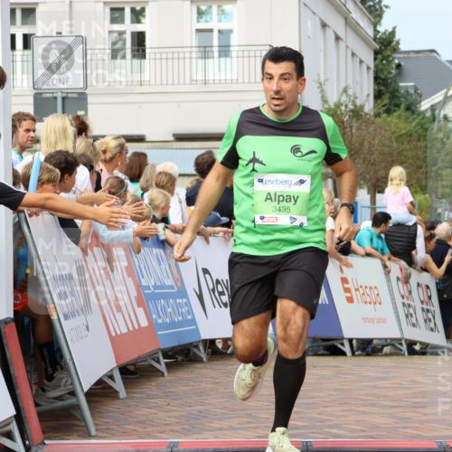 31.08.2025 - 21. Blankeneser Heldenlauf Strokosch-Dieckow http://msf.ph/oto/8664587 31.08.2025 11:00:36 Ziel 3480, 3435, 3235, 3468, 3469 meine-sportfotos.de