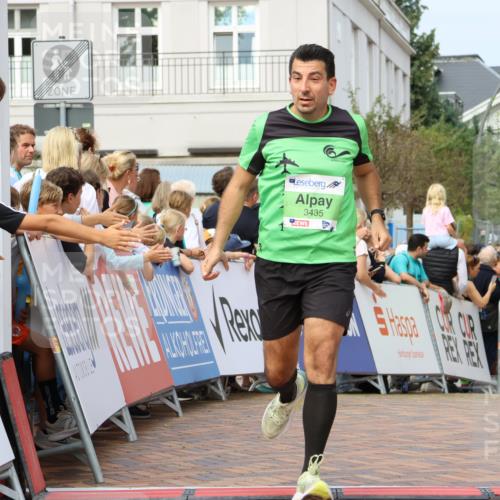 31.08.2025 - 21. Blankeneser Heldenlauf Strokosch-Dieckow http://msf.ph/oto/8664598 31.08.2025 11:00:36 Ziel 3480, 3435, 3235, 3468, 3469 meine-sportfotos.de