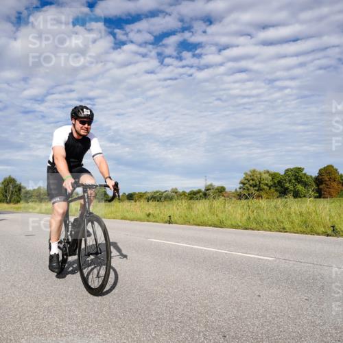 31.08.2025 - Elbe Triathlon Hamburg Michael Burmester http://msf.ph/oto/8664607 31.08.2025 09:54:57 Radfahren 402, 404, 449, 497, 616, 625, 652 meine-sportfotos.de