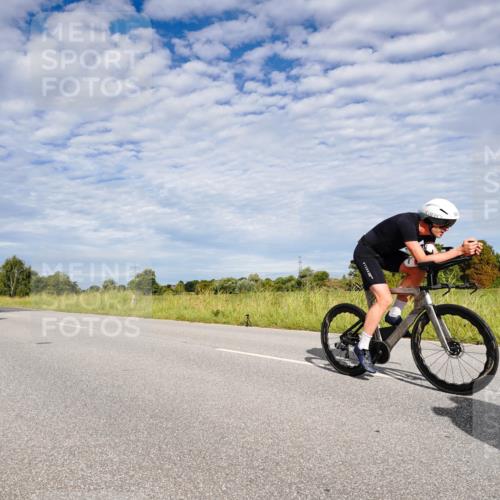31.08.2025 - Elbe Triathlon Hamburg Michael Burmester http://msf.ph/oto/8664624 31.08.2025 09:55:15 Radfahren 444, 598, 701, 716, 785, 852 meine-sportfotos.de