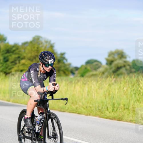 31.08.2025 - Elbe Triathlon Hamburg Michael Burmester http://msf.ph/oto/8664634 31.08.2025 09:25:20 Radfahren 293, 462, 546, 753 meine-sportfotos.de