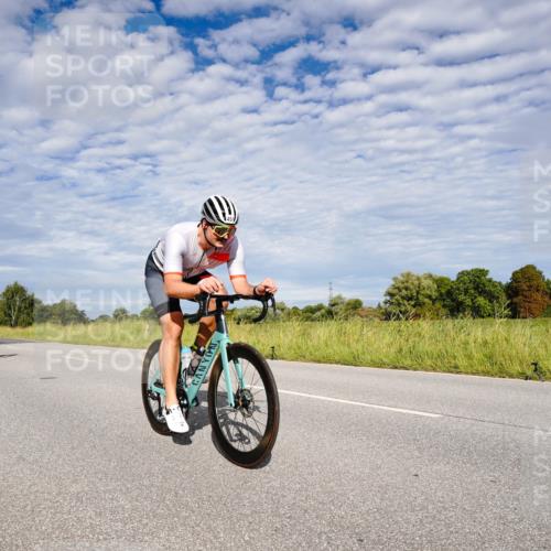 31.08.2025 - Elbe Triathlon Hamburg Michael Burmester http://msf.ph/oto/8664637 31.08.2025 09:55:32 Radfahren 371, 451, 462, 511, 576, 627, 797 meine-sportfotos.de