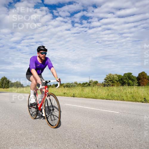 31.08.2025 - Elbe Triathlon Hamburg Michael Burmester http://msf.ph/oto/8664639 31.08.2025 09:55:33 Radfahren 371, 451, 462, 511, 576, 627, 797 meine-sportfotos.de