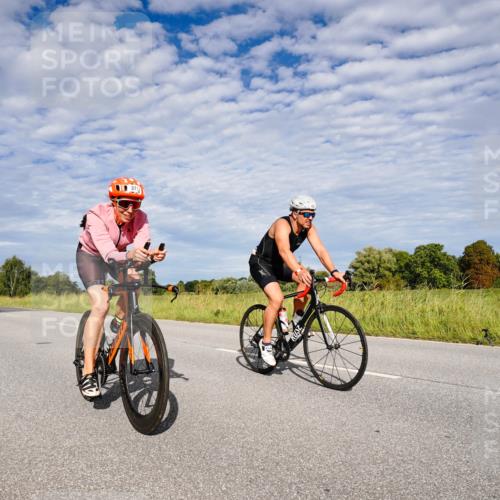 31.08.2025 - Elbe Triathlon Hamburg Michael Burmester http://msf.ph/oto/8664647 31.08.2025 09:55:38 Radfahren 371, 462, 576, 627, 797 meine-sportfotos.de