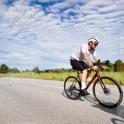31.08.2025 - Elbe Triathlon Hamburg Michael Burmester http://msf.ph/oto/8664658 31.08.2025 09:55:51 Radfahren 289, 558, 631, 745, 910 meine-sportfotos.de