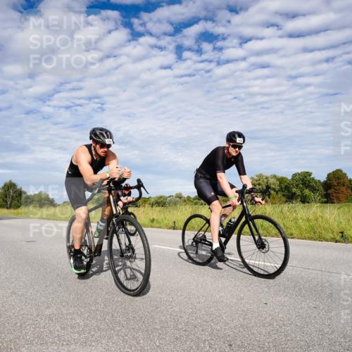 31.08.2025 - Elbe Triathlon Hamburg Michael Burmester http://msf.ph/oto/8664672 31.08.2025 09:56:05 Radfahren 255, 445, 499, 522, 523, 536, 590, 601, 692, 829, 830, 853 meine-sportfotos.de