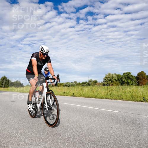 31.08.2025 - Elbe Triathlon Hamburg Michael Burmester http://msf.ph/oto/8664707 31.08.2025 09:56:34 Radfahren 395, 673, 748, 848, 886, 929 meine-sportfotos.de