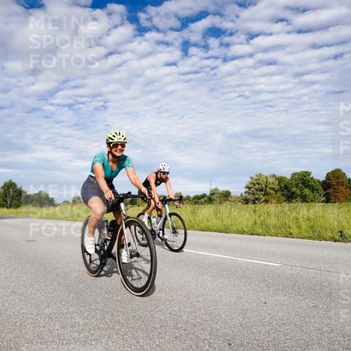 31.08.2025 - Elbe Triathlon Hamburg Michael Burmester http://msf.ph/oto/8664708 31.08.2025 09:56:36 Radfahren 673, 748, 848, 886, 893 meine-sportfotos.de