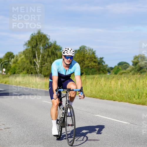 31.08.2025 - Elbe Triathlon Hamburg Michael Burmester http://msf.ph/oto/8664739 31.08.2025 09:25:52 Radfahren 334, 348, 424, 507, 525, 550, 554, 579, 625 meine-sportfotos.de