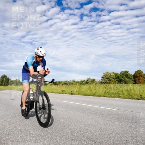 31.08.2025 - Elbe Triathlon Hamburg Michael Burmester http://msf.ph/oto/8664751 31.08.2025 09:57:29 Radfahren 648, 722, 813 meine-sportfotos.de