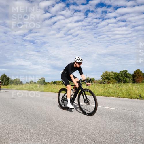 31.08.2025 - Elbe Triathlon Hamburg Michael Burmester http://msf.ph/oto/8664782 31.08.2025 09:58:25 Radfahren 519, 623, 709, 837, 866, 913 meine-sportfotos.de