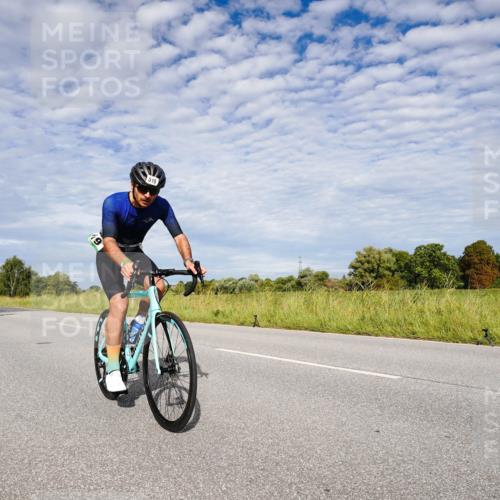 31.08.2025 - Elbe Triathlon Hamburg Michael Burmester http://msf.ph/oto/8664786 31.08.2025 09:58:27 Radfahren 519, 567, 615, 623, 709, 837, 913 meine-sportfotos.de