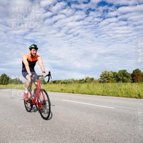 31.08.2025 - Elbe Triathlon Hamburg Michael Burmester http://msf.ph/oto/8664799 31.08.2025 09:58:42 Radfahren 388, 406, 720, 770, 888 meine-sportfotos.de