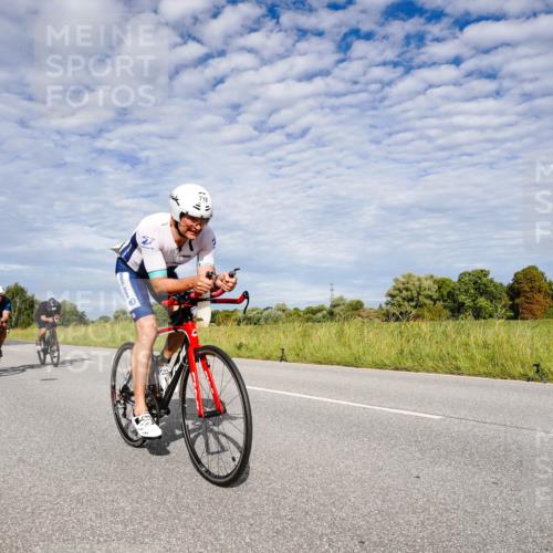 31.08.2025 - Elbe Triathlon Hamburg Michael Burmester http://msf.ph/oto/8664811 31.08.2025 09:58:56 Radfahren 669, 708, 719, 737, 811 meine-sportfotos.de
