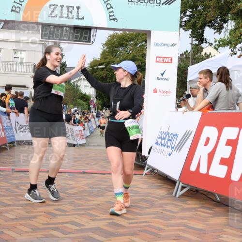 31.08.2025 - 21. Blankeneser Heldenlauf Strokosch-Dieckow http://msf.ph/oto/8664813 31.08.2025 11:19:07 Ziel 3253, 3033, 3094 meine-sportfotos.de