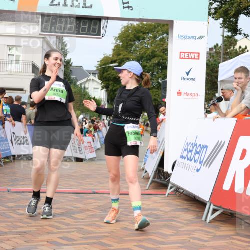 31.08.2025 - 21. Blankeneser Heldenlauf Strokosch-Dieckow http://msf.ph/oto/8664829 31.08.2025 11:19:06 Ziel 3253, 3033, 3094 meine-sportfotos.de