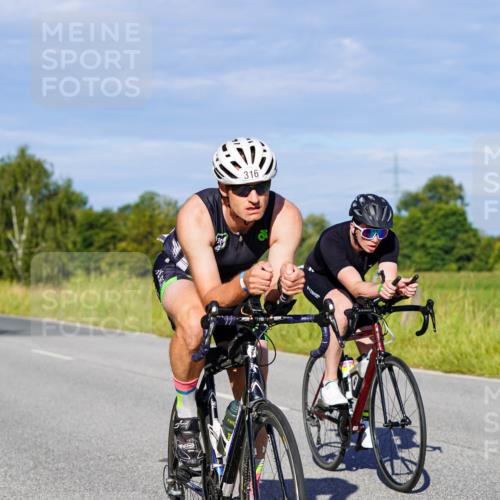 31.08.2025 - Elbe Triathlon Hamburg Michael Burmester http://msf.ph/oto/8664832 31.08.2025 09:26:31 Radfahren 175, 248, 316, 318, 341, 434, 438, 444, 445, 461, 471, 558, 650, 725 meine-sportfotos.de