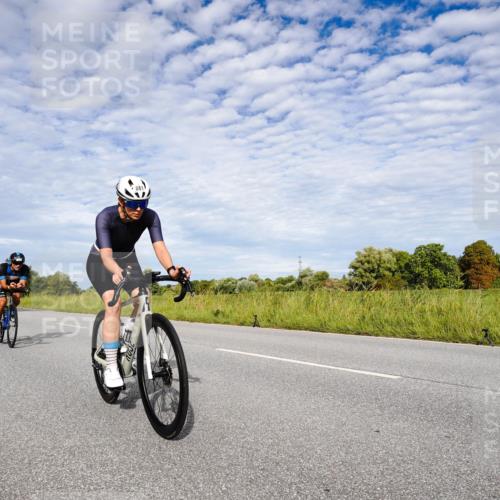 31.08.2025 - Elbe Triathlon Hamburg Michael Burmester http://msf.ph/oto/8664842 31.08.2025 09:59:30 Radfahren 438, 694, 773, 864, 881, 923, 928 meine-sportfotos.de