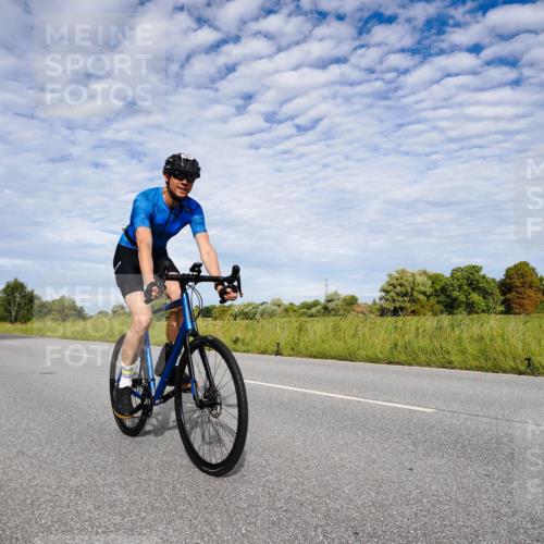 31.08.2025 - Elbe Triathlon Hamburg Michael Burmester http://msf.ph/oto/8664870 31.08.2025 09:59:52 Radfahren 455, 469, 494, 527, 667, 756 meine-sportfotos.de
