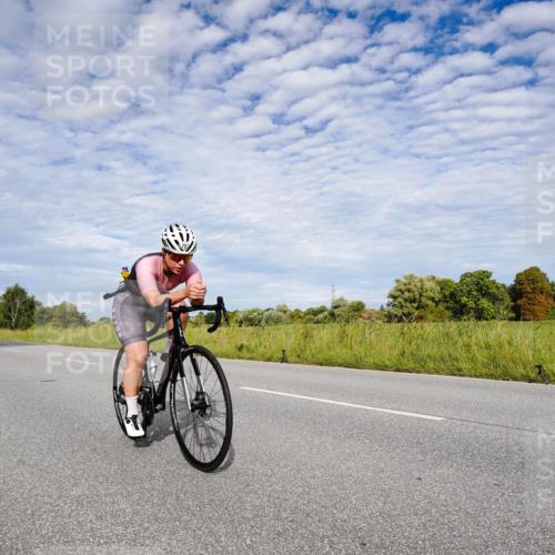 31.08.2025 - Elbe Triathlon Hamburg Michael Burmester http://msf.ph/oto/8664880 31.08.2025 10:00:01 Radfahren 562, 756, 787 meine-sportfotos.de