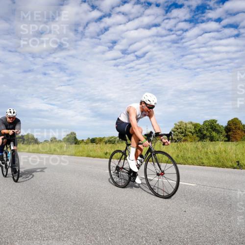 31.08.2025 - Elbe Triathlon Hamburg Michael Burmester http://msf.ph/oto/8664889 31.08.2025 10:00:12 Radfahren 409, 463, 487, 563, 566, 613, 908, 919 meine-sportfotos.de