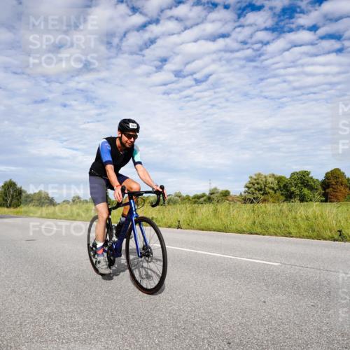 31.08.2025 - Elbe Triathlon Hamburg Michael Burmester http://msf.ph/oto/8664896 31.08.2025 10:00:15 Radfahren 487, 563, 613, 655, 729, 908, 919 meine-sportfotos.de