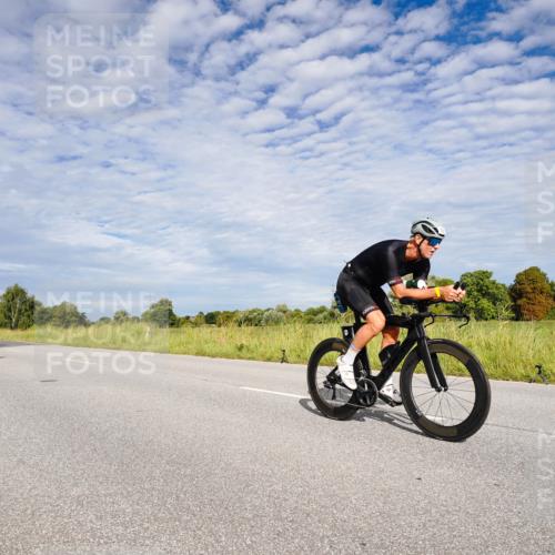 31.08.2025 - Elbe Triathlon Hamburg Michael Burmester http://msf.ph/oto/8664928 31.08.2025 10:00:48 Radfahren 461, 564, 707, 731, 746, 795, 868, 869, 906 meine-sportfotos.de