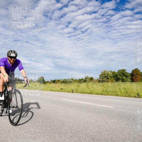 31.08.2025 - Elbe Triathlon Hamburg Michael Burmester http://msf.ph/oto/8664933 31.08.2025 10:00:51 Radfahren 461, 564, 746, 795, 906 meine-sportfotos.de