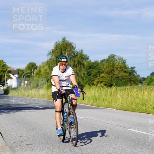 31.08.2025 - Elbe Triathlon Hamburg Michael Burmester http://msf.ph/oto/8664941 31.08.2025 09:26:57 Radfahren 266, 368, 399 meine-sportfotos.de