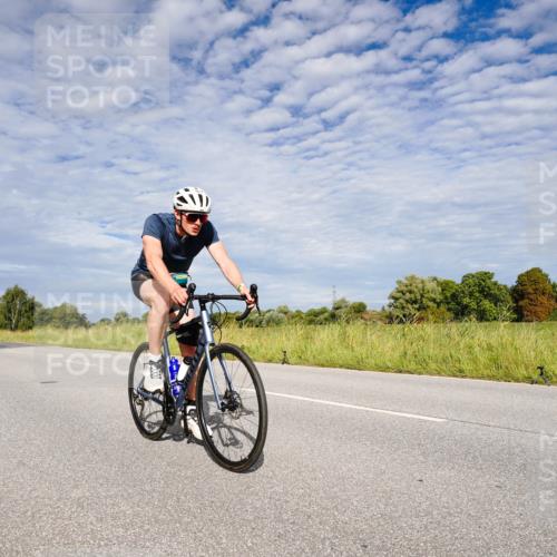 31.08.2025 - Elbe Triathlon Hamburg Michael Burmester http://msf.ph/oto/8664942 31.08.2025 10:01:01 Radfahren 427, 825 meine-sportfotos.de