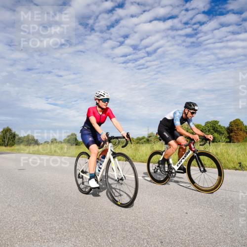 31.08.2025 - Elbe Triathlon Hamburg Michael Burmester http://msf.ph/oto/8664958 31.08.2025 10:01:27 Radfahren 431, 534, 666, 691, 823, 826 meine-sportfotos.de
