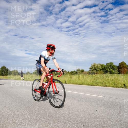 31.08.2025 - Elbe Triathlon Hamburg Michael Burmester http://msf.ph/oto/8665001 31.08.2025 10:02:17 Radfahren 569, 570, 808, 838, 909 meine-sportfotos.de
