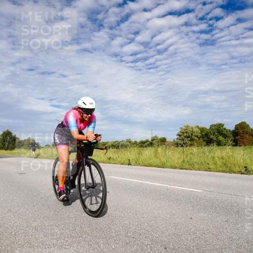 31.08.2025 - Elbe Triathlon Hamburg Michael Burmester http://msf.ph/oto/8665004 31.08.2025 10:02:18 Radfahren 569, 570, 808, 838, 909 meine-sportfotos.de