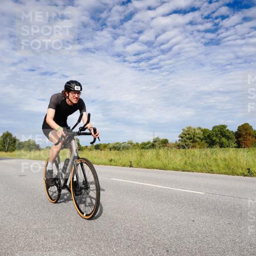 31.08.2025 - Elbe Triathlon Hamburg Michael Burmester http://msf.ph/oto/8665008 31.08.2025 10:02:31 Radfahren 421, 754, 930 meine-sportfotos.de