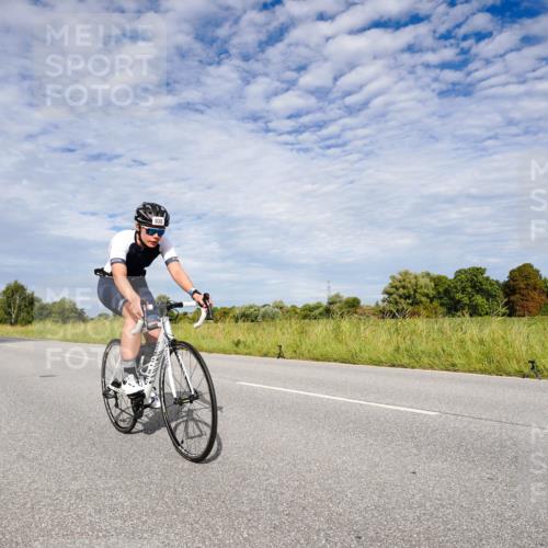 31.08.2025 - Elbe Triathlon Hamburg Michael Burmester http://msf.ph/oto/8665010 31.08.2025 10:02:34 Radfahren 421, 754, 930 meine-sportfotos.de