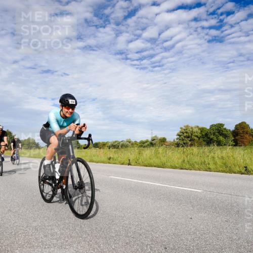 31.08.2025 - Elbe Triathlon Hamburg Michael Burmester http://msf.ph/oto/8665036 31.08.2025 10:03:02 Radfahren 428, 495, 515, 588, 618, 696, 739, 777, 834, 850 meine-sportfotos.de
