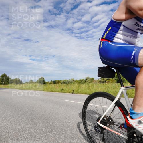 31.08.2025 - Elbe Triathlon Hamburg Michael Burmester http://msf.ph/oto/8665057 31.08.2025 10:03:15 Radfahren 595, 603, 674, 760, 816, 828, 901 meine-sportfotos.de