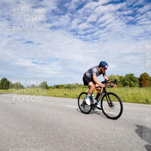 31.08.2025 - Elbe Triathlon Hamburg Michael Burmester http://msf.ph/oto/8665073 31.08.2025 10:03:24 Radfahren 510, 658, 816, 915 meine-sportfotos.de
