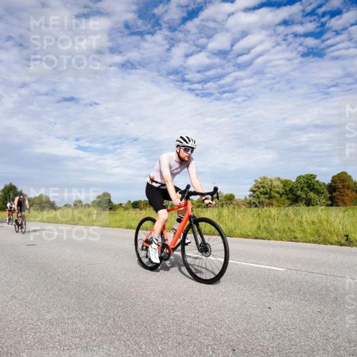 31.08.2025 - Elbe Triathlon Hamburg Michael Burmester http://msf.ph/oto/8665078 31.08.2025 10:03:32 Radfahren 419, 466, 609, 657, 749 meine-sportfotos.de