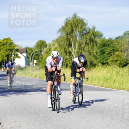 31.08.2025 - Elbe Triathlon Hamburg Michael Burmester http://msf.ph/oto/8665133 31.08.2025 09:28:19 Radfahren 281, 535, 567, 590, 629, 645, 648 meine-sportfotos.de