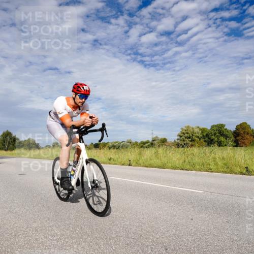 31.08.2025 - Elbe Triathlon Hamburg Michael Burmester http://msf.ph/oto/8665137 31.08.2025 10:04:25 Radfahren 537, 790, 902, 918 meine-sportfotos.de