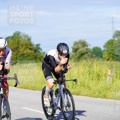 31.08.2025 - Elbe Triathlon Hamburg Michael Burmester http://msf.ph/oto/8665140 31.08.2025 09:28:20 Radfahren 281, 535, 562, 567, 590, 645, 648 meine-sportfotos.de