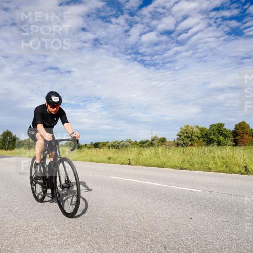 31.08.2025 - Elbe Triathlon Hamburg Michael Burmester http://msf.ph/oto/8665145 31.08.2025 10:04:31 Radfahren 597, 726, 880, 902, 918, 920, 931 meine-sportfotos.de
