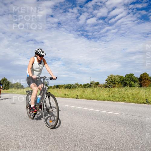 31.08.2025 - Elbe Triathlon Hamburg Michael Burmester http://msf.ph/oto/8665163 31.08.2025 10:04:58 Radfahren 690, 792 meine-sportfotos.de
