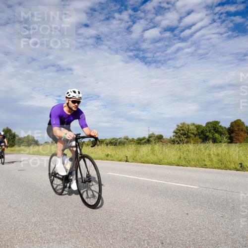 31.08.2025 - Elbe Triathlon Hamburg Michael Burmester http://msf.ph/oto/8665168 31.08.2025 10:05:08 Radfahren 399, 413, 654, 822, 844, 892 meine-sportfotos.de