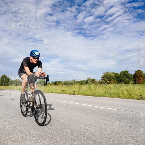 31.08.2025 - Elbe Triathlon Hamburg Michael Burmester http://msf.ph/oto/8665175 31.08.2025 10:05:12 Radfahren 399, 410, 654, 822, 842, 844 meine-sportfotos.de