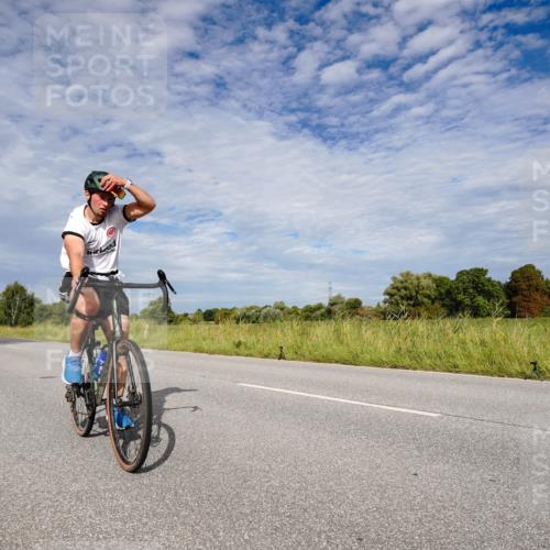 31.08.2025 - Elbe Triathlon Hamburg Michael Burmester http://msf.ph/oto/8665181 31.08.2025 10:05:15 Radfahren 399, 410, 842, 844 meine-sportfotos.de