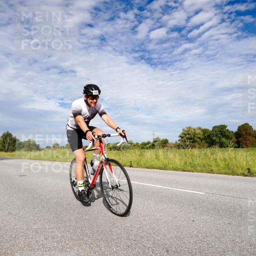 31.08.2025 - Elbe Triathlon Hamburg Michael Burmester http://msf.ph/oto/8665183 31.08.2025 10:05:17 Radfahren 399, 410, 842 meine-sportfotos.de