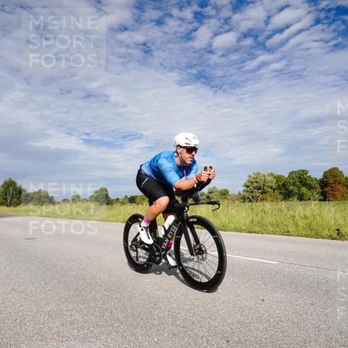 31.08.2025 - Elbe Triathlon Hamburg Michael Burmester http://msf.ph/oto/8665195 31.08.2025 10:05:58 Radfahren 642, 762, 766, 783, 907 meine-sportfotos.de